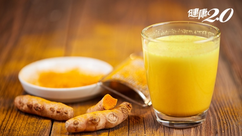 薑黃不只防癌、抗發炎！12種神奇功效「黃金奶」 強化腸胃、肝臟又助眠