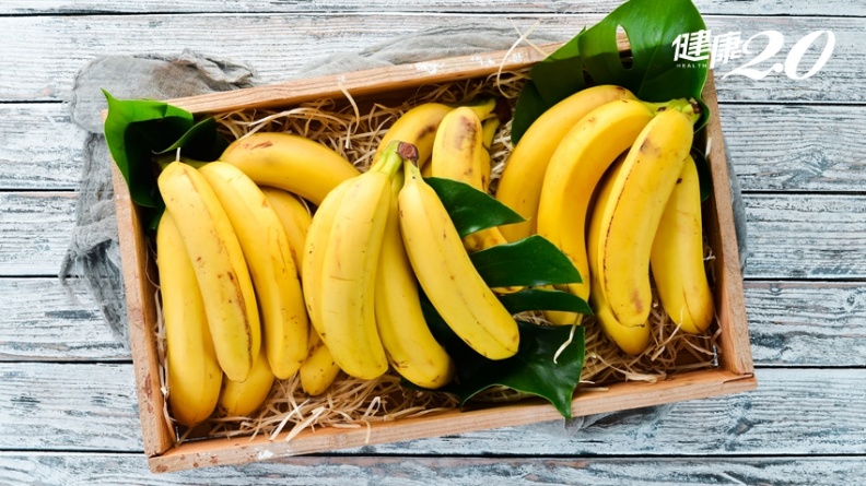 香蕉白絲別剝掉！「營養價值與果肉一樣高」 護心、降血壓、減重助排便