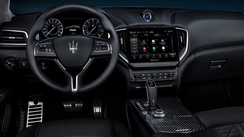車艙換上新一代MIA多媒體資訊整合系統，並將中控螢幕由8.4吋升級至10.1吋無邊框高解析設計。(圖片提供/ Maserati)