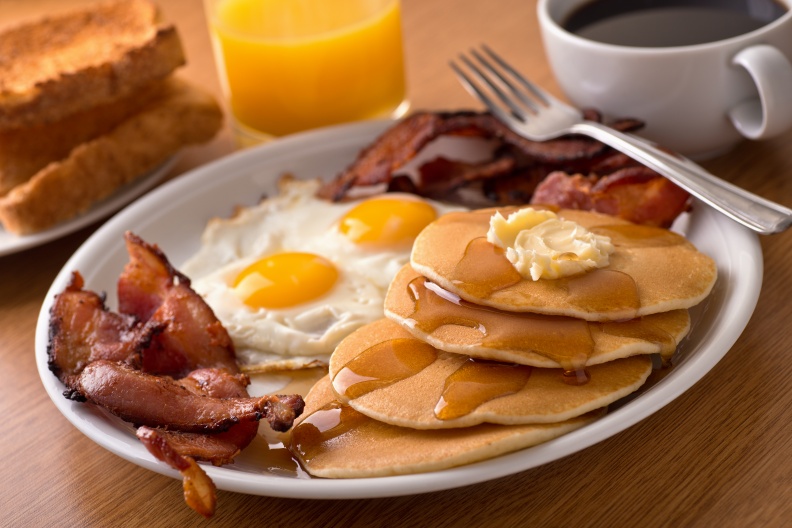 早餐避開高澱粉、油脂、熱量的地雷食物才會瘦，營養師最推組合：地瓜＋豆漿，減糖又營養