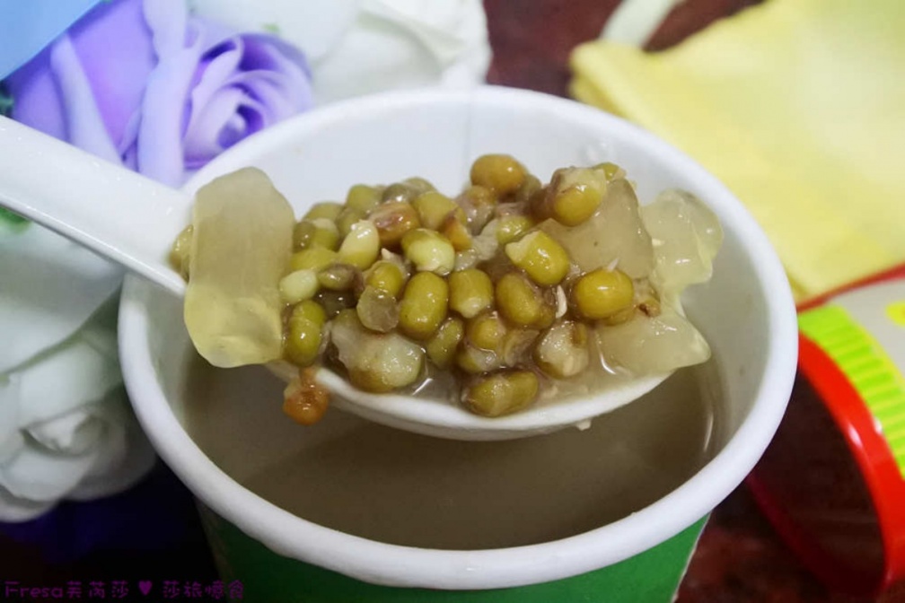 夏日必喝秒消暑！古早味綠豆湯免費加「粉角」只要35元，入口綿密嘗得到獨特「麵茶香」