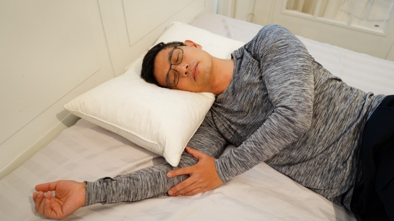 睡不好恐百病生！保健達人鄭雲龍教你挑選好枕頭的五大要素！