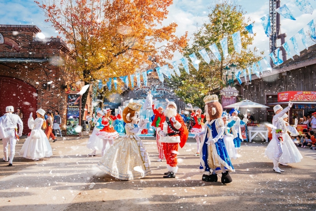 全台最大耶誕村飄雪了！六福村「童話耶誕」好玩好拍，耶誕裝入園只要399元