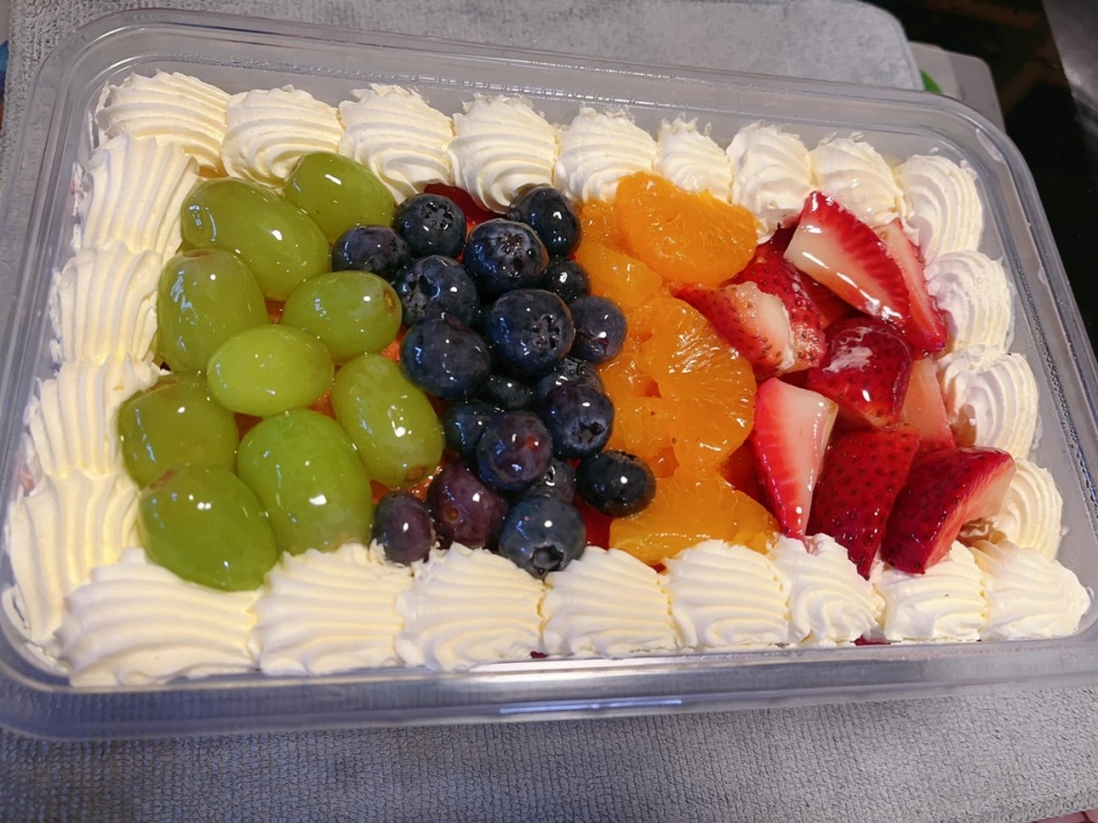 好市多神級甜點「水果千層」推寶盒版！網友讚：屌打市售蛋糕，CP值超高