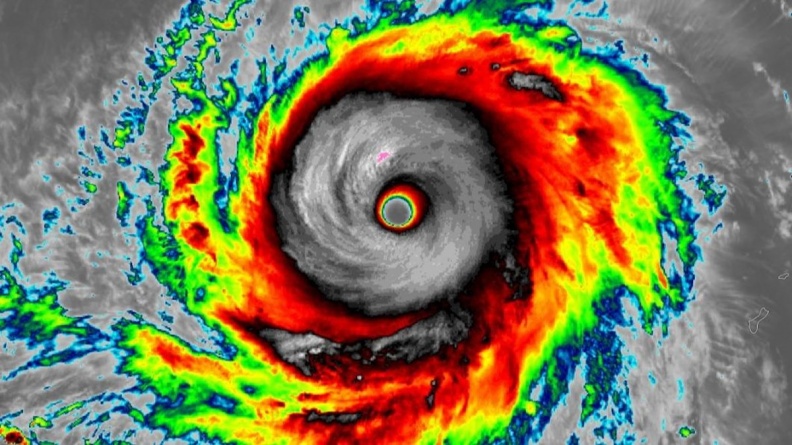 風速持續增強！「瑪娃」恐創最強颱風紀錄，預估這天發布海上警報