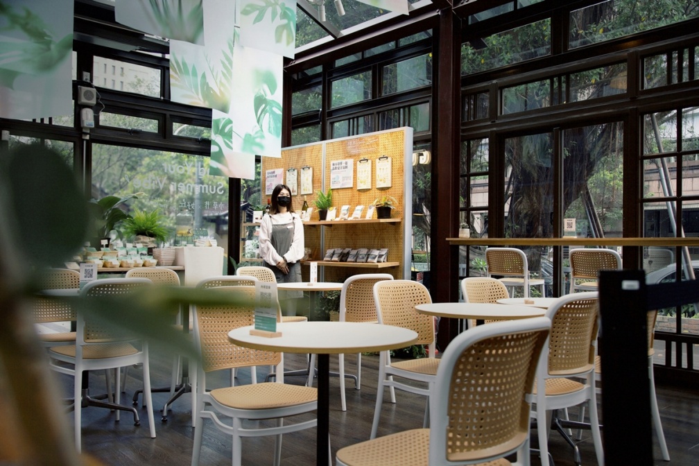台北下午茶首選！「好丘」玻璃屋360度都能美拍，新品「芒果厚醬貝果」超飽足