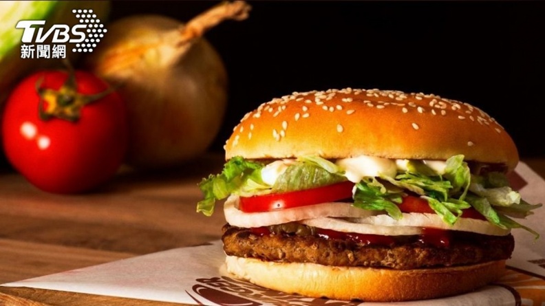 麥當勞被超越？網友激推「這家」漢堡更大、更香、優惠大，吃貨點頭喊：真漢堡