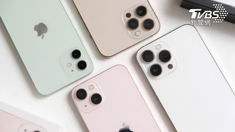 哪一代iPhone顏色最美？全場果粉點名「它」：永遠的第一
