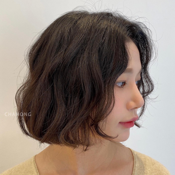 誰說自然捲剪短髮是災難？4款「自然捲短髮」髮型推薦，擺脫炸毛亂翹秀髮！