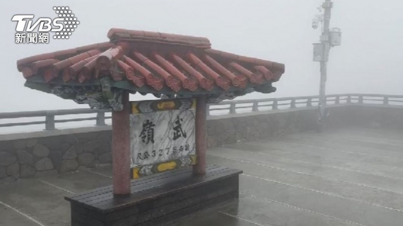 今年「初雪」出現了！武嶺下冰霰、玉山出霧淞，明起夜寒恐達冷氣團強度