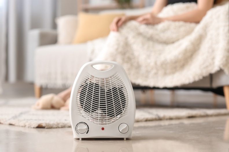 電暖器搭配電風扇讓房間更暖