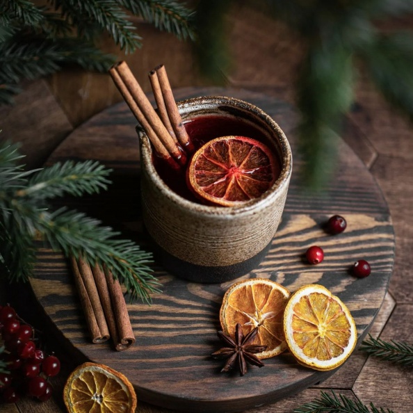 聖誕氛圍感神物就是它！微醺暖飲「熱紅酒」超簡單食譜＋煮法公開：喝一杯就能暖全身！