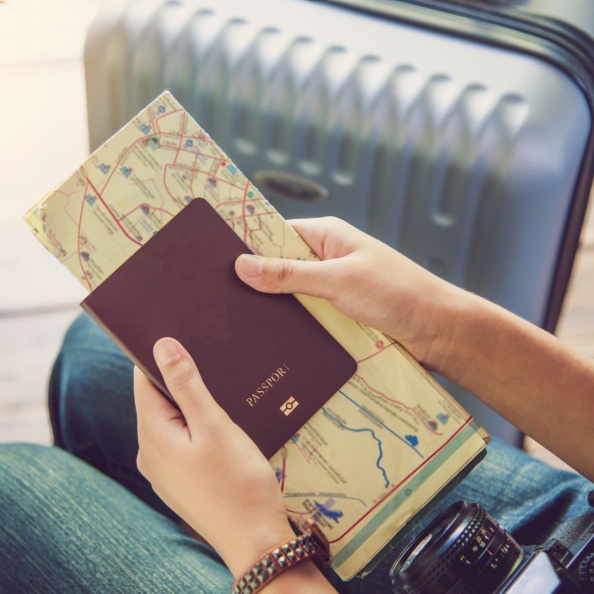 身分證到底要不要帶？盤點「出國行李打包」清單：國外用網路「這款」最實用