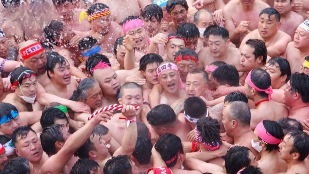 姊妹們衝啊！日本「裸男祭」打破1200年傳統，首度開放40名女性參加