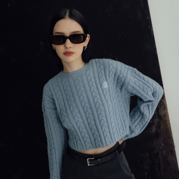 小短腿、胖肚肚怎麼穿才藏肉?「短版上衣」搭配3單品,瞬間顯瘦又拉長比例