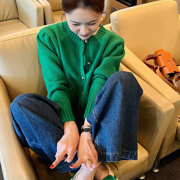 新年穿「綠色」招財!4 種簡單穿搭法,讓你輕鬆迎接新年財神到