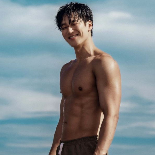 盤點「冰塊腹肌」韓星!南柱赫、安普賢、朴敘俊,完美身材簡直行走的費洛蒙
