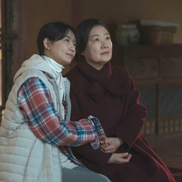 每看必哭!韓國最高評價「親情片單」推薦:尹汝貞《季春奶奶》被譽為核彈級催淚片