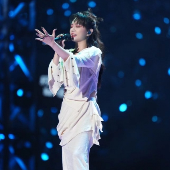 Faye詹雯婷揭F․I․R․鬧翻真相!批陳建寧偽造簽名:我從未簽約