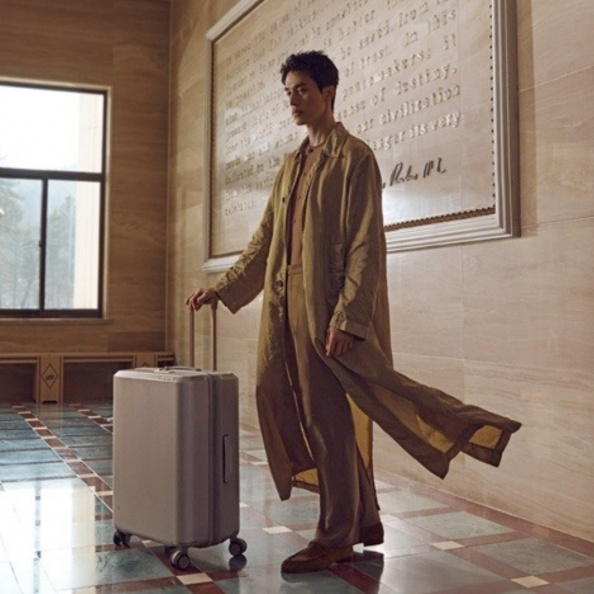 Samsonite宣布李棟旭成為亞太區代言人！創新極簡風行李箱EVOA Z引領旅行風潮