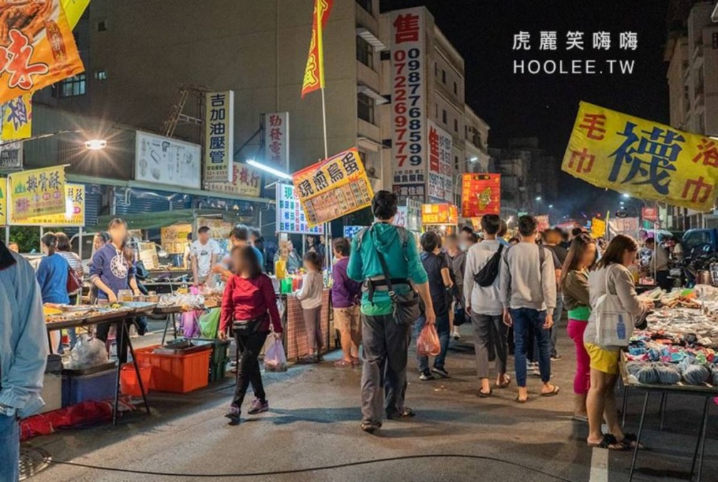 ▲鹽埕埔夜市（駁二夜市）是許多高雄人週末逛夜市的首選。（圖片來源：虎麗笑嗨嗨 ）