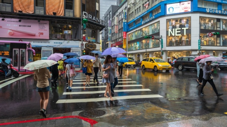 貝碧佳颱風最新路徑曝！這２天最靠近台灣，明起慎防午後大雷雨