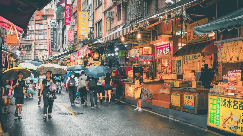 去淡水別只會逛老街、吃阿給！內行人激推「這條路」：很多隱藏美食