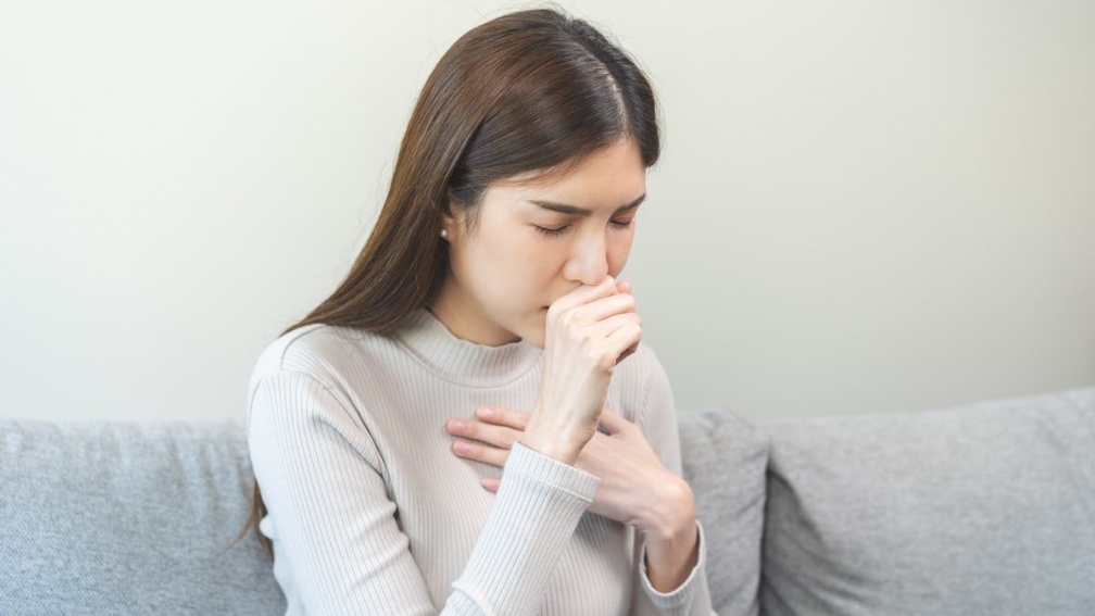 打嗝打不停怎麼辦？科學證實「這方法」30秒見效，別再傻傻憋氣、喝水