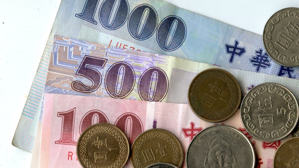 2025元旦新制懶人包!勞健保調漲、租金補貼擴大,基本工資漲至28590元 2025元旦新制懶人包!勞健保調漲、租金補貼擴大,基本工資漲至28590元