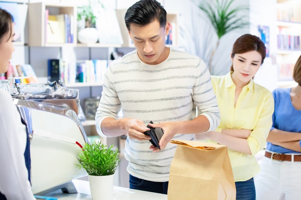 電子支付方便,為何一堆人愛付現金?過來人曝「1超強優勢」吸引5千人狂讚 電子支付方便,為何一堆人愛付現金?過來人曝「1超強優勢」吸引5千人狂讚