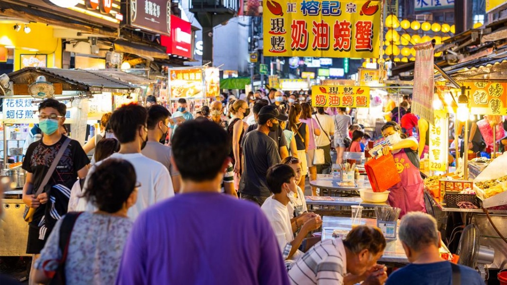 為何夜市人潮變少了？專家曝都改至「１地」消費，網友點頭：乾淨又有冷氣