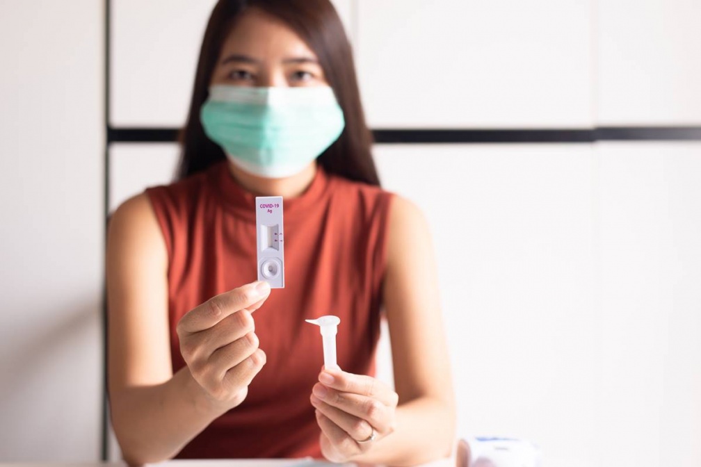 現在確診要如何處理？快篩試劑過期還可以用嗎？一鍵查詢全台快篩販售通路
