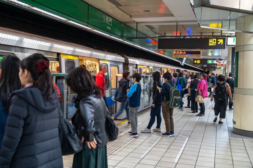 捷運站範圍千萬別做「這２事」！違規恐噴7500元，警方可強制驅離