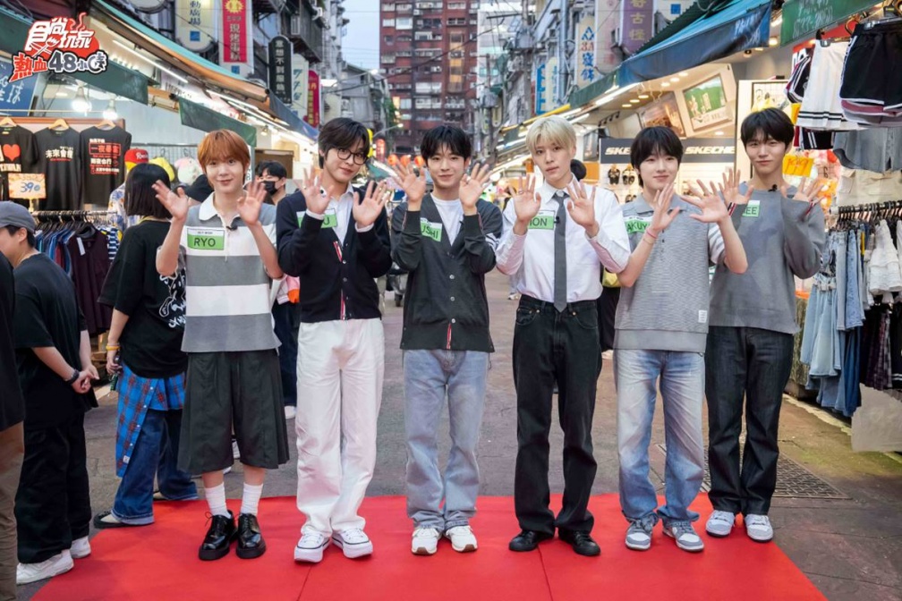 《熱血48小時》嘗遍國際巨星愛吃的美食!朵拉體驗牛筋接吻,風田帶韓團吃冰 《熱血48小時》嘗遍國際巨星愛吃的美食!朵拉體驗牛筋接吻,風田帶韓團吃冰