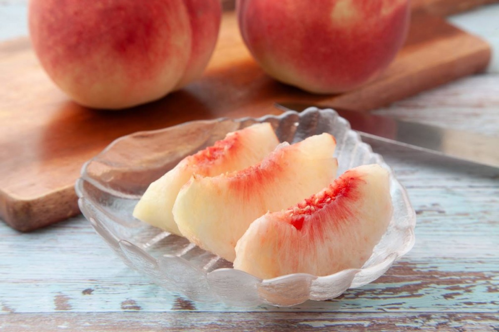 水蜜桃皮可以吃嗎?果皮紅潤不代表香甜?農業部給答案加碼1招快速去皮去籽 水蜜桃皮可以吃嗎?果皮紅潤不代表香甜?農業部給答案加碼1招快速去皮去籽