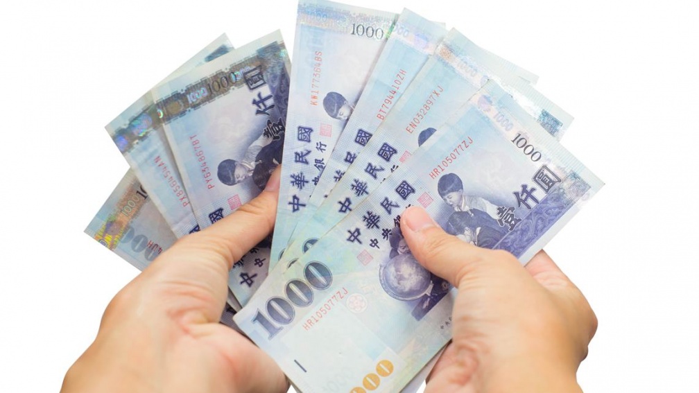 全民普發現金１萬元通過！「這時間」以前完成發放，特別條例重點一次看