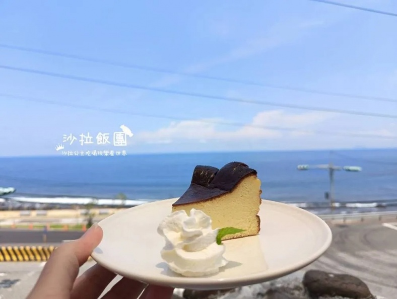 北海岸海景咖啡廳推薦!精選11家石門、三芝、金山絕美打卡景點 金山跳石沒有名字的咖啡店特色