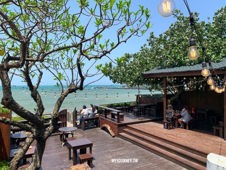 北海岸海景咖啡廳推薦!精選11家石門、三芝、金山絕美打卡景點 三芝淺水灣海景咖啡館|海邊灶咖