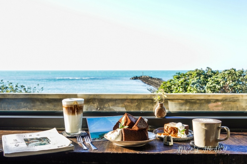 北海岸海景咖啡廳推薦!精選11家石門、三芝、金山絕美打卡景點 三芝淺水灣海景咖啡館|我們在海邊