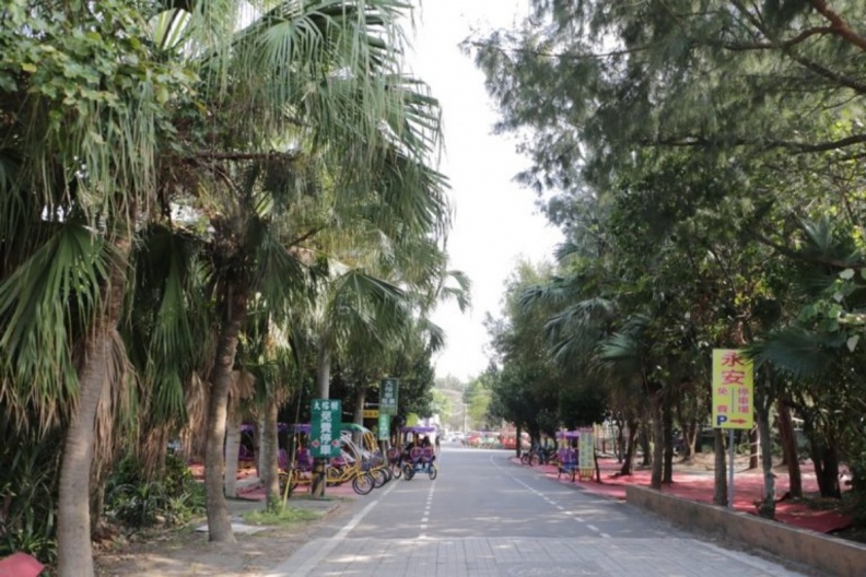 永安漁港美食推薦|桃園人氣海鮮景點,三大美食區吃透透! 永安漁港附近景點推薦-新屋綠色隧道