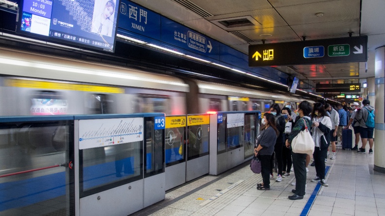 不只借廁所!北捷「1免費服務」被眾人讚貼心,加碼1招搭車找到最涼爽車廂 不只借廁所!北捷「1免費服務」被眾人讚貼心,加碼1招搭車找到最涼爽車廂