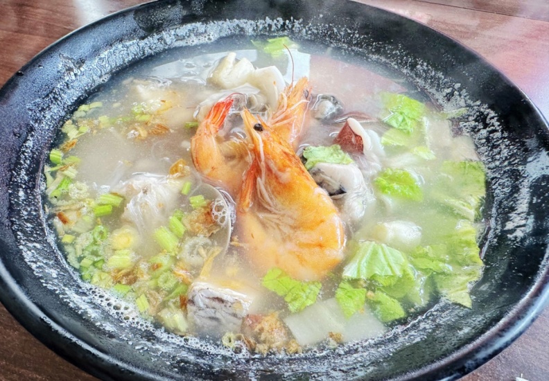 湖西小館｜整隻小管麵線的在地口袋店