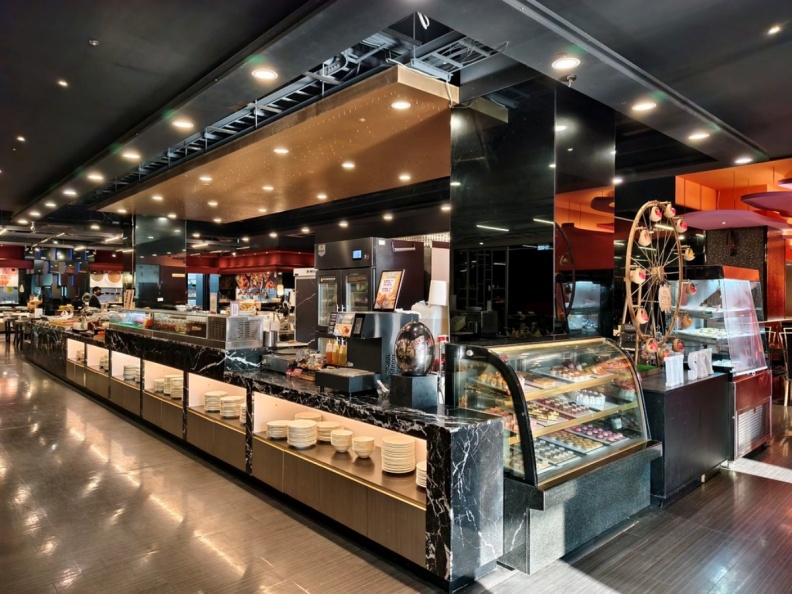 2025台中自助餐Buffet10家攻略:直送海鮮、波士頓龍蝦湯、180度夜景 台中吃到推薦:星饗道國際自助餐