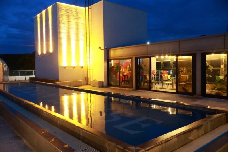 看海住這裡！北海岸住宿５家：泡海洋溫泉、漁港吃海鮮，投票抽環島住１年