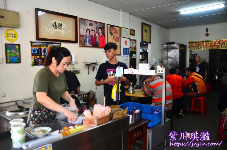 南投美食地圖！草屯、埔里、清境日月潭攻略，必吃意麵肉圓、紅玉紅茶、甕缸雞