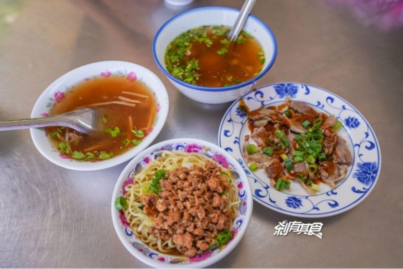 南投美食地圖！草屯、埔里、清境日月潭攻略，必吃意麵肉圓、紅玉紅茶、甕缸雞