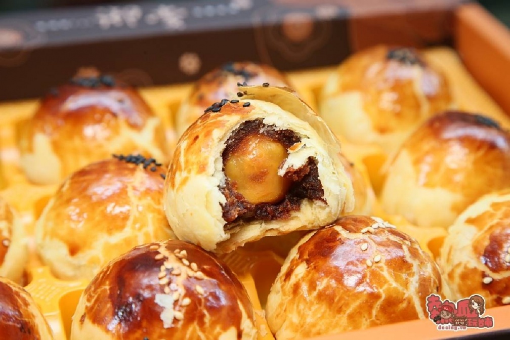 陳耀訓、不二坊不是冠軍!網友推薦10大蛋黃酥,第4名口感豐富被封此生必吃 陳耀訓、不二坊不是冠軍!網友推薦10大蛋黃酥,第4名口感豐富被封此生必吃