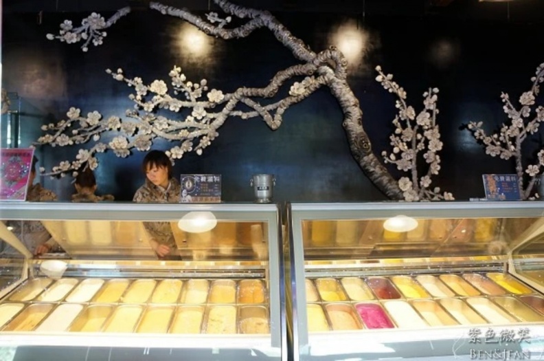 台中火車站美食攻略！滿料碗公麵、排隊草袋飯，站前站後＋夜市必吃都在這