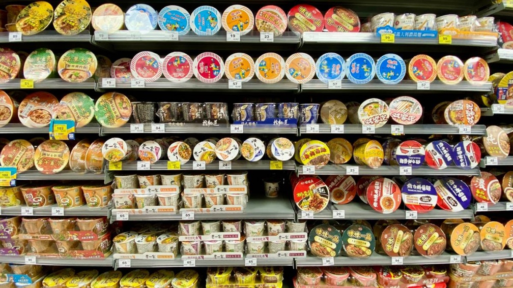 罐頭、泡麵都不是冠軍!颱風天必買物資Top10,第1名烹調方便、飽足感強 罐頭、泡麵都不是冠軍!颱風天必買物資Top10,第1名烹調方便、飽足感強