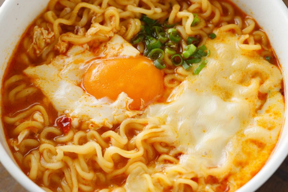 每天吃泡麵會怎樣?吃太多會禿頭、變木乃伊?營養師給答案:4招就能健康吃 每天吃泡麵會怎樣?吃太多會禿頭、變木乃伊?營養師給答案:4招就能健康吃